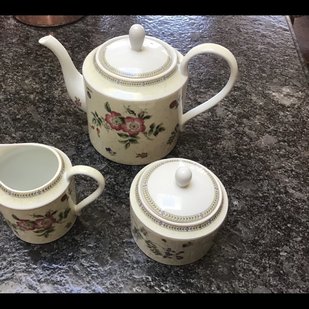 Beautiful New Wedgwood 3 pc. Floral Tea Set, NWT